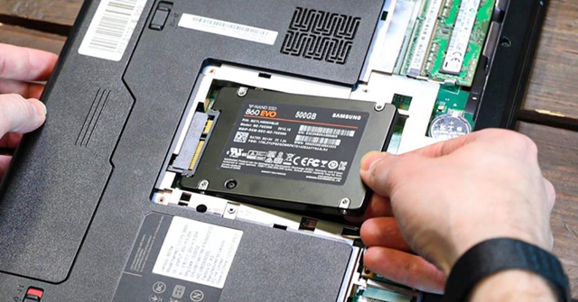 SSD có giá cao hơn so với HDD